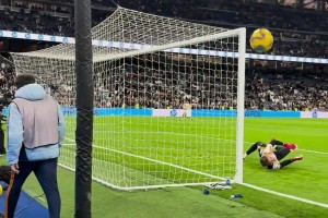 这个场景怎么似曾相识千万不要近距离观看皇马训练