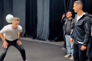 这动作强啊！小伙空翻裆部接球让C罗惊呼